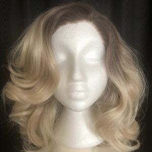 New never worn thick lace front Synthetic Ash blonde balayage sexy bouncy curls